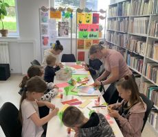 Co w książce PISZ…CZY i w bibliotece się chowa?