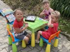 ODWIEDZINY DZIECI Z  MONTESSORII PROJEKT PIĄTKA  W BIBLIOTECE  NA ŹRÓDLANEJ