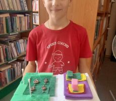 ZAJĘCIA WAKACYJNE W BIBLIOTECE NA ŹRÓDLANEJ