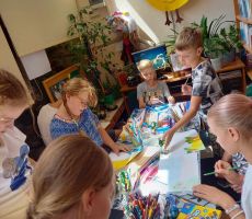 ZAJĘCIA WAKACYJNE W BIBLIOTECE NA ŹRÓDLANEJ CZAS ZACZĄĆ