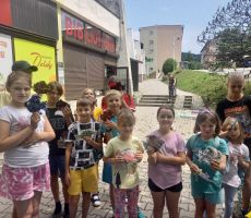 ZAJĘCIA WAKACYJNE W BIBLIOTECE NA ŹRÓDLANEJ