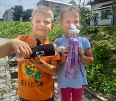 WAKACYJNE ZAJĘCIA W BIBLIOTECE NA ŹRÓDLANEJ