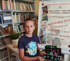 Ilustratorka Magdalena Pilch na warsztatach w Filii w Tyliczu