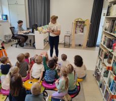 Przedszkolaki z Montessori w Bibliotece Centralnej