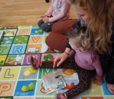 W sobotę razem z mamą do biblioteki