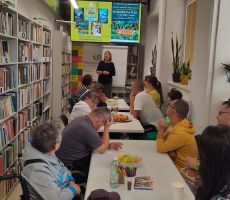 Pani Małgorzata Flis - dzisiejszy gość naszej biblioteki