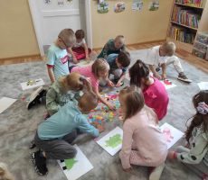 „Dinozaury kontra ludzie”