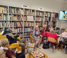 „Music party za regałem”