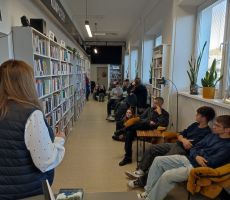Młodzież z Tylicza z wizytą w naszej bibliotece