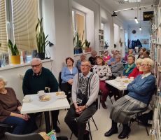 „Music party za regałem”