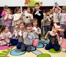 Prezent dla Mikołaja - zajęcia czytelnicze w ochronce