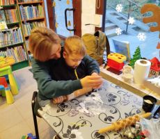 ŚWIĄTECZNE WARSZATY W BIBLIOTECE NA ŹRÓDLANEJ