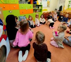 Nasz przyjaciel bałwanek - zajęcia czytelnicze w ochronce