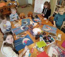 „Najwyższa na świecie wieża z książek”