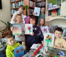 ZAJĘCIA KREATYWNE DLA DZIECI W BIBLIOTECE NA ŹRÓDLANEJ