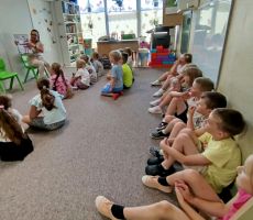 Z KSIĄŻKĄ DO PRZEDSZKOLA - WAKACJE WITAJCIE