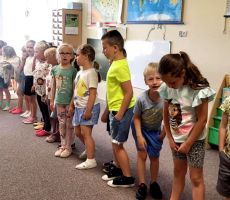 Z KSIĄŻKĄ DO PRZEDSZKOLA - WAKACJE WITAJCIE