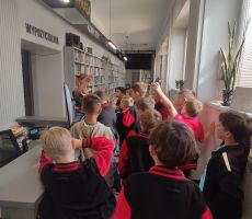 Dziś w bibliotece wyjątkowo sportowo i… bardzo wesoło!