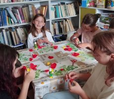 „Witaj na łące!” zajęcia wakacyjne w filii w Tyliczu