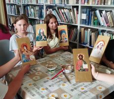 „Beskid bez kitu” i magia cerkiewnych malowideł – twórcze spotkanie w Bibliotece w Tyliczu!