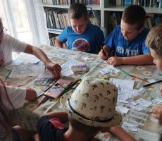 Być jak Nikifor – kreatywne lato z Biblioteką w Tyliczu!