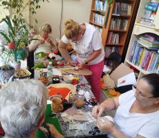 ŚRODY Z PASJAMI W BIBLIOTECE NA ŹRÓDLANEJ