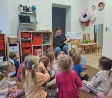 JESIENNE OPOWIEŚCI W PRZEDSZKOLU MONTESSORII PROJEKT PIĄTKA