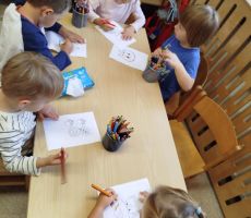 JESIENNE OPOWIEŚCI W PRZEDSZKOLU MONTESSORII PROJEKT PIĄTKA