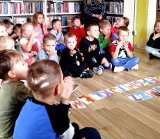 Biblioteczne abecadło - zajęcia dla przedszkolaków w Filii na Czarnym Potoku