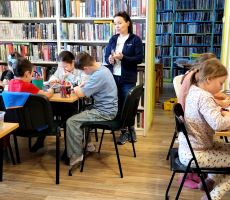 Sobota z wyobraźnią w Filii 1 - Dzień Kredki