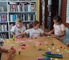 Warsztaty tradycyjnych ozdób choinkowych w Bibliotece w Tyliczu!