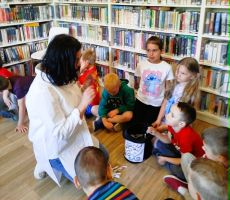 Muzyczna przygoda w bibliotece.